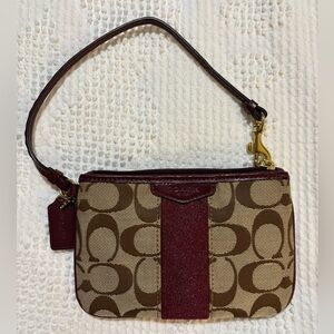 Women’s Coach Signature Small Wristlet Khaki & Passion Berry